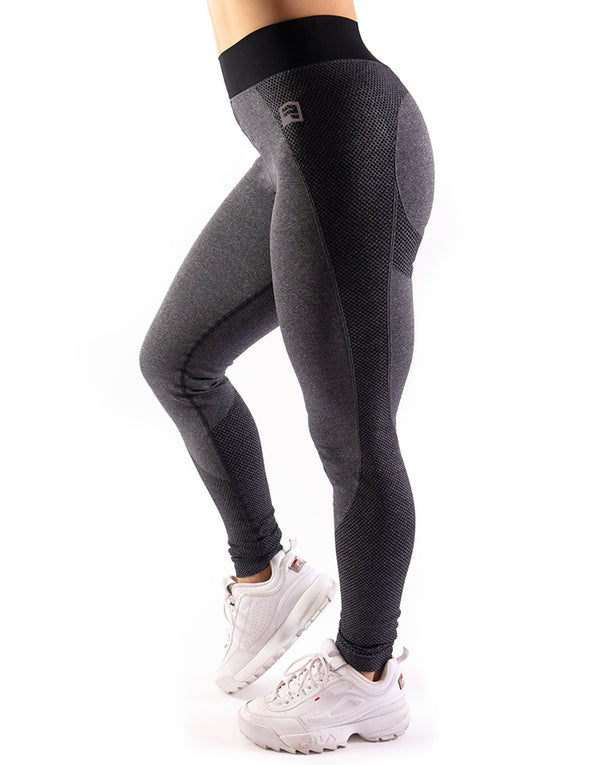 HIGH PERFORMANCE SEAMLESS LEGGINGS - BLACK